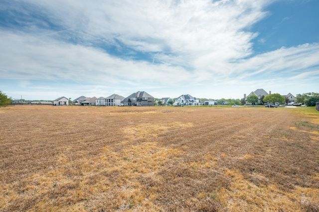1104 Estate Drive, Ennis, TX 75119