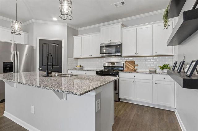 5690 Cricket Melody Lane, Flowery Branch, GA 30542