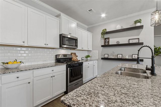 5690 Cricket Melody Lane, Flowery Branch, GA 30542