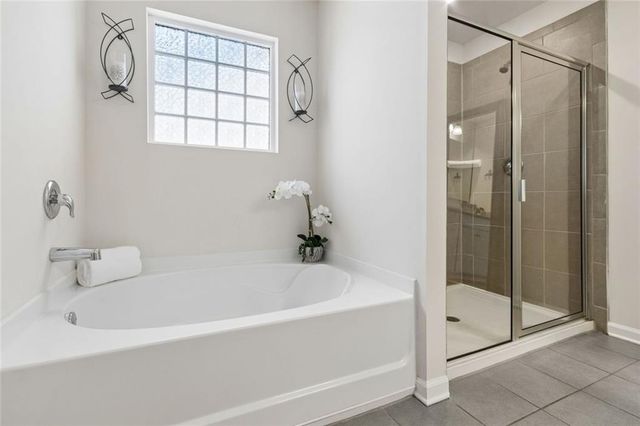 5690 Cricket Melody Lane, Flowery Branch, GA 30542