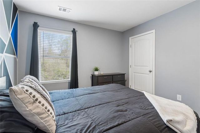 5690 Cricket Melody Lane, Flowery Branch, GA 30542