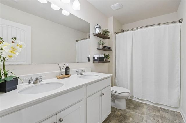 5690 Cricket Melody Lane, Flowery Branch, GA 30542