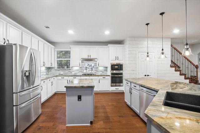 24935 Waterstone Estates Circle W, Tomball, TX 77375