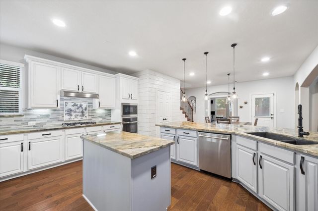 24935 Waterstone Estates Circle W, Tomball, TX 77375