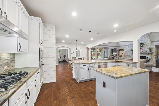 24935 Waterstone Estates Circle W, Tomball, TX 77375