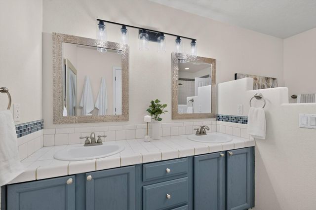 6804 Glenlochy Way NE, Albuquerque, NM 87113