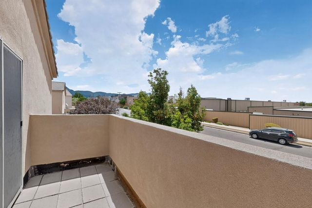 6804 Glenlochy Way NE, Albuquerque, NM 87113