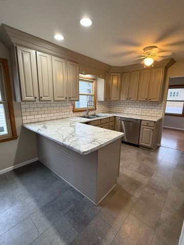 203 5th Avenue N, Lakefield, MN 56150