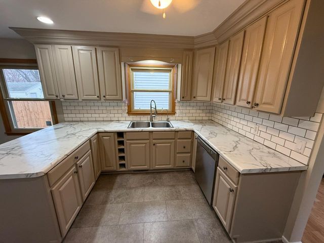 203 5th Avenue N, Lakefield, MN 56150