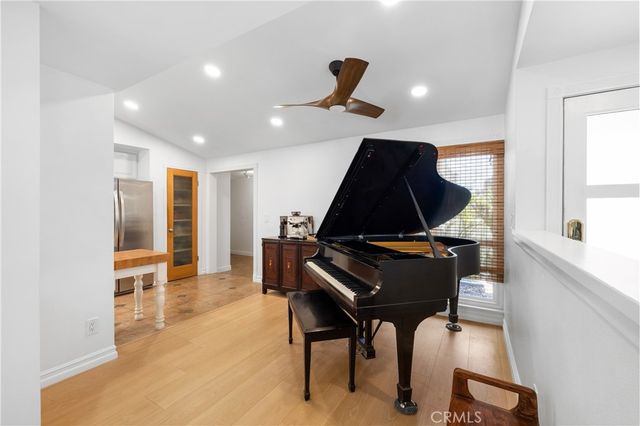 8420 Cozycroft, Winnetka, CA 91306