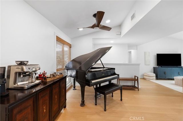 8420 Cozycroft, Winnetka, CA 91306