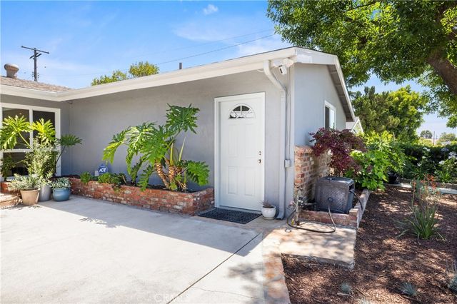 8420 Cozycroft, Winnetka, CA 91306