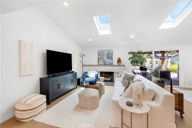 8420 Cozycroft, Winnetka, CA 91306