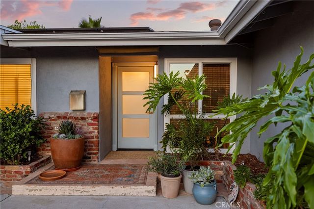 8420 Cozycroft, Winnetka, CA 91306