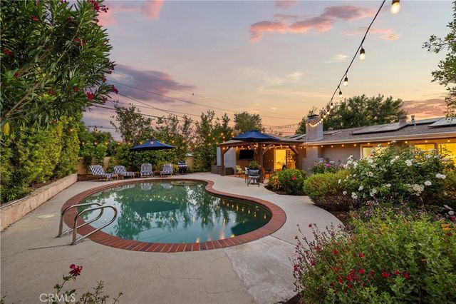 8420 Cozycroft, Winnetka, CA 91306