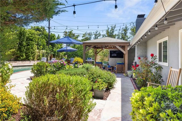 8420 Cozycroft, Winnetka, CA 91306