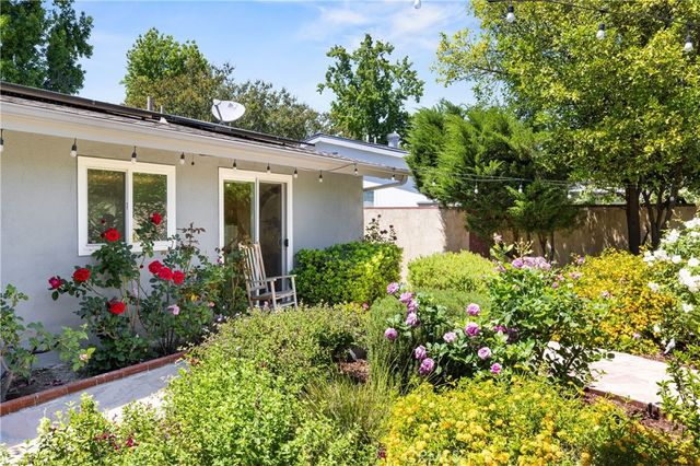 8420 Cozycroft, Winnetka, CA 91306
