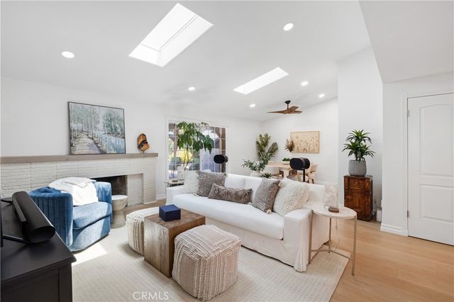 8420 Cozycroft, Winnetka, CA 91306