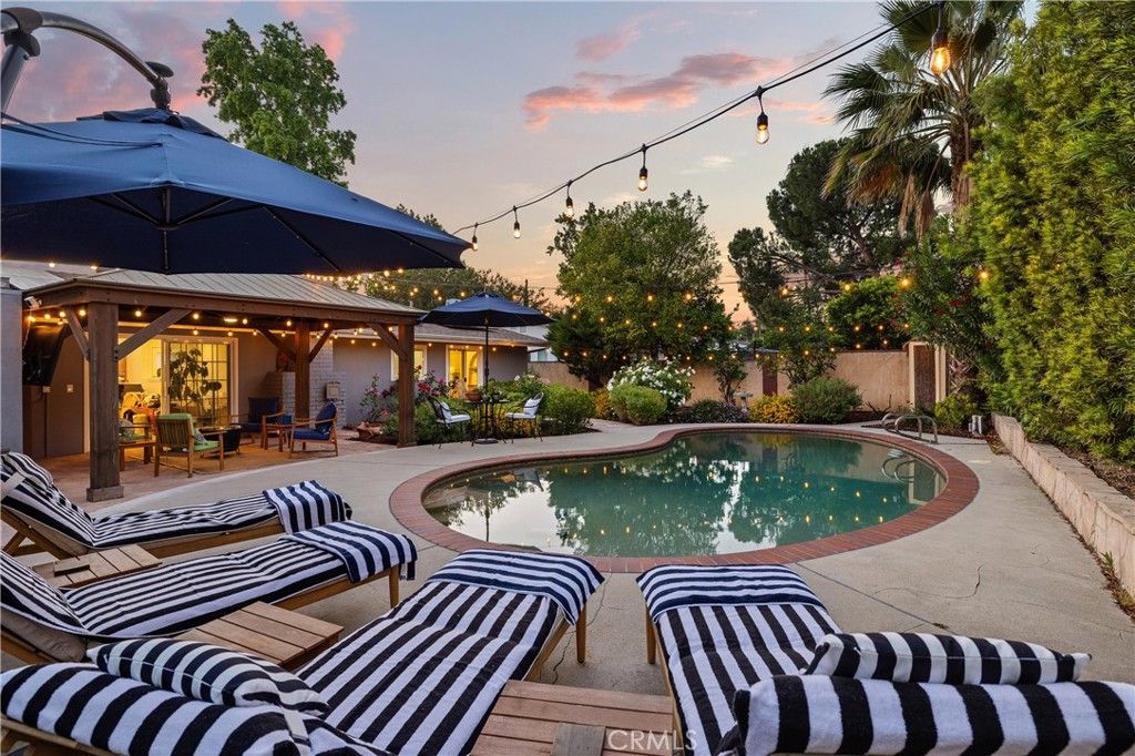 8420 Cozycroft, Winnetka, CA 91306