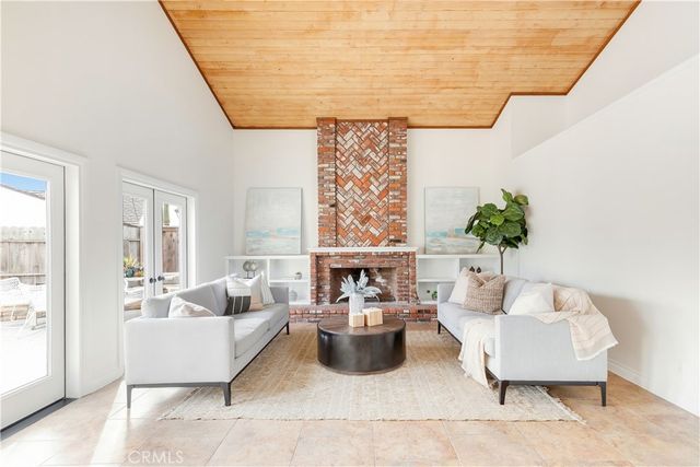 469 Lenwood Circle, Costa Mesa, CA 92627