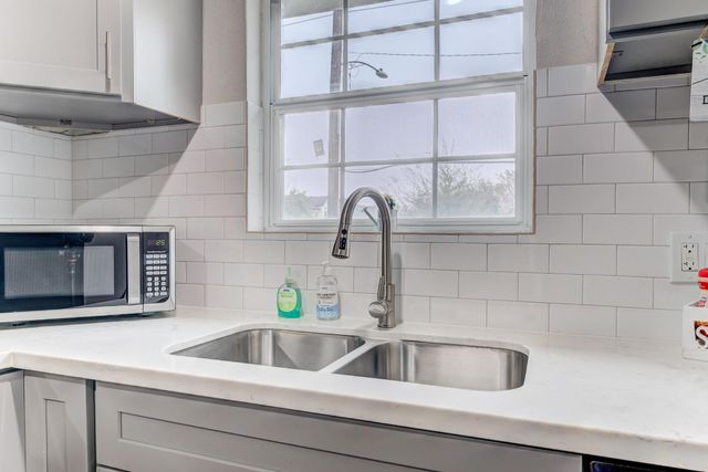 2720 Truxillo Street 3, Houston, TX 77004