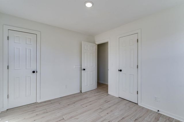 539 N Summitlawn St, Wichita, KS 67212