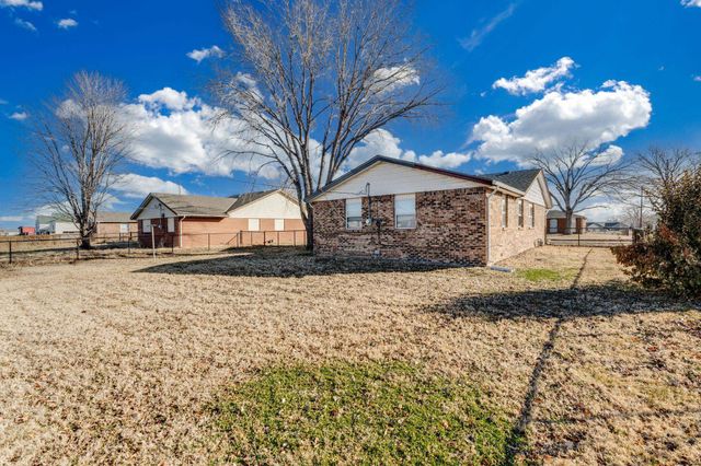 539 N Summitlawn St, Wichita, KS 67212