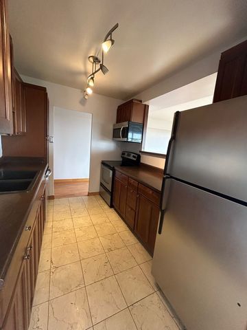 4180 N Marine Drive 405, Chicago, IL 60613