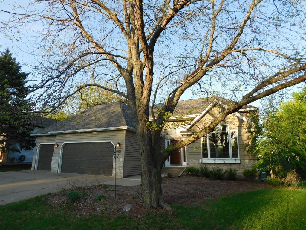 6462 Kingfisher Court, Lino Lakes, MN 55014