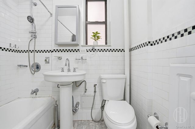 3545 81st Street B5, Jackson Heights, NY 11372