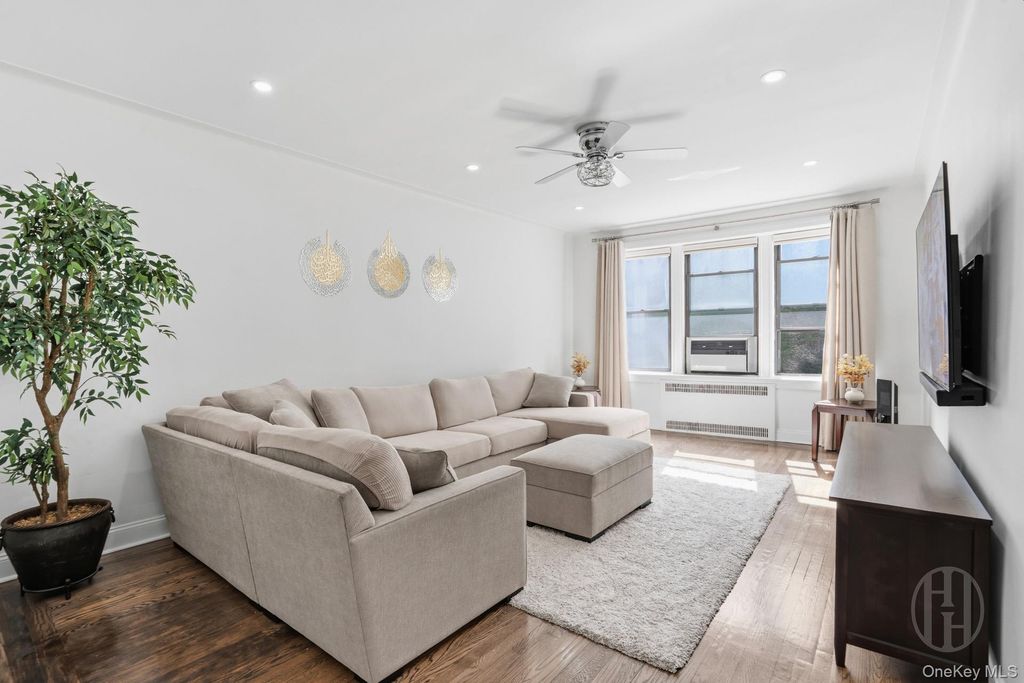 3545 81st Street B5, Jackson Heights, NY 11372