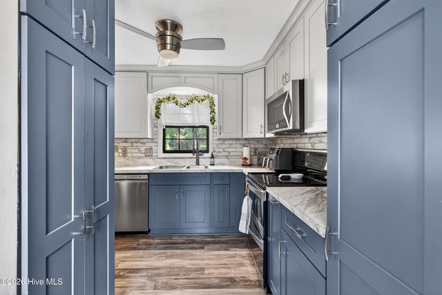 207 Stillwood Drive, Jacksonville, NC 28540