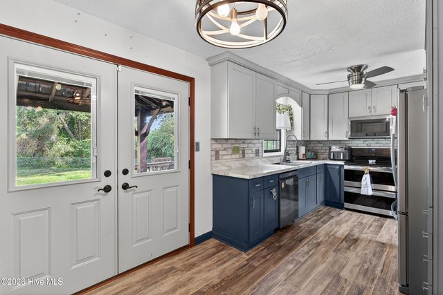 207 Stillwood Drive, Jacksonville, NC 28540