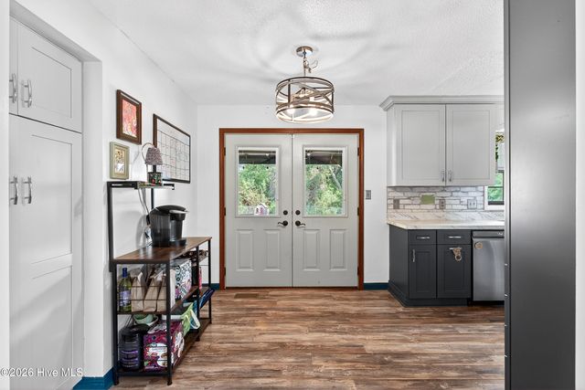 207 Stillwood Drive, Jacksonville, NC 28540