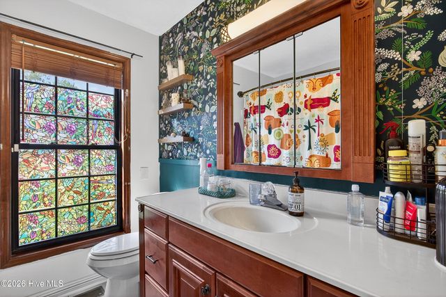 207 Stillwood Drive, Jacksonville, NC 28540