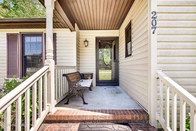 207 Stillwood Drive, Jacksonville, NC 28540