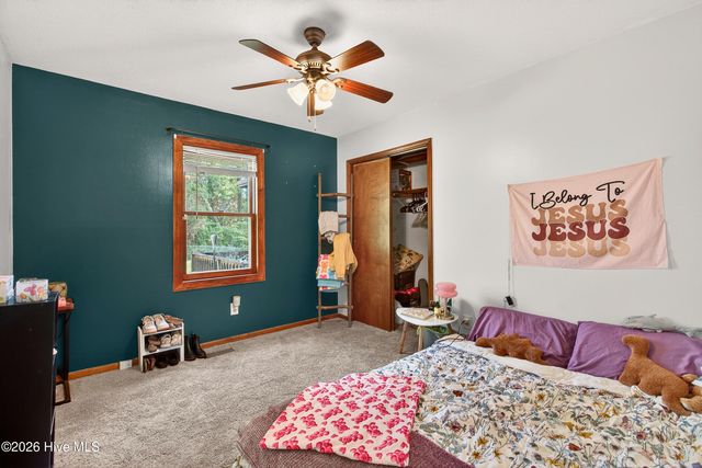 207 Stillwood Drive, Jacksonville, NC 28540