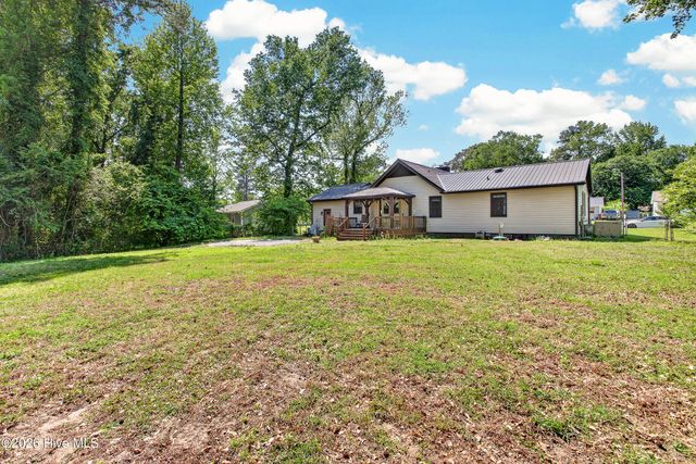 207 Stillwood Drive, Jacksonville, NC 28540