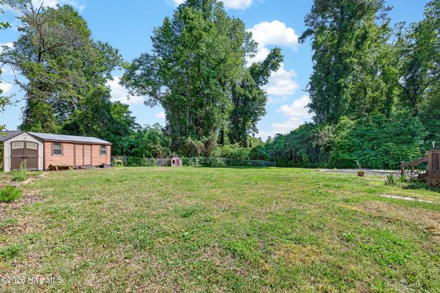 207 Stillwood Drive, Jacksonville, NC 28540