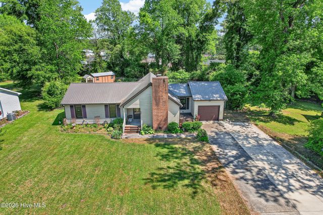 207 Stillwood Drive, Jacksonville, NC 28540