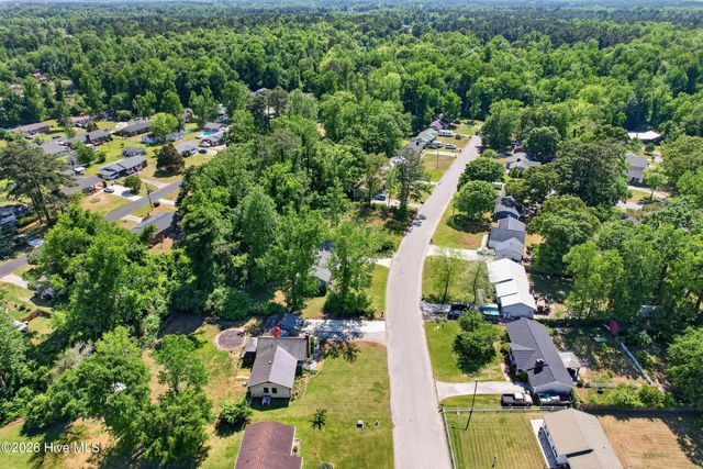 207 Stillwood Drive, Jacksonville, NC 28540