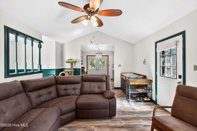 207 Stillwood Drive, Jacksonville, NC 28540