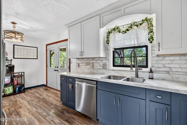 207 Stillwood Drive, Jacksonville, NC 28540