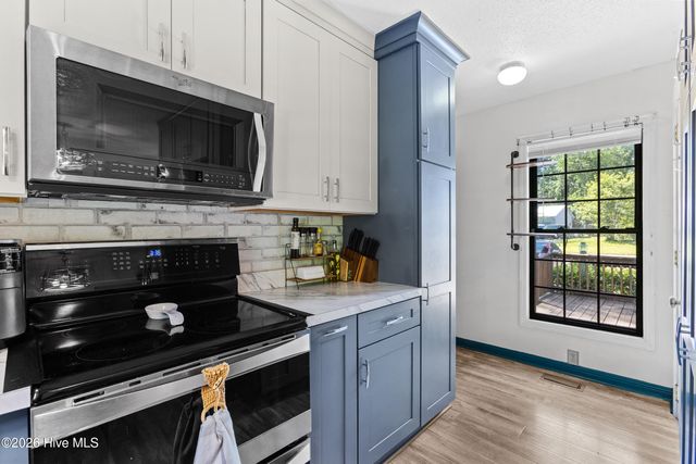 207 Stillwood Drive, Jacksonville, NC 28540