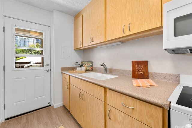 1650 Piikoi Street 203, Honolulu, HI 96822