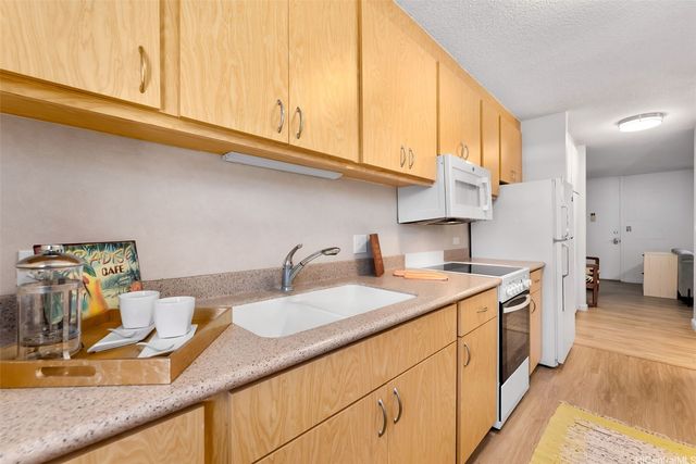 1650 Piikoi Street 203, Honolulu, HI 96822