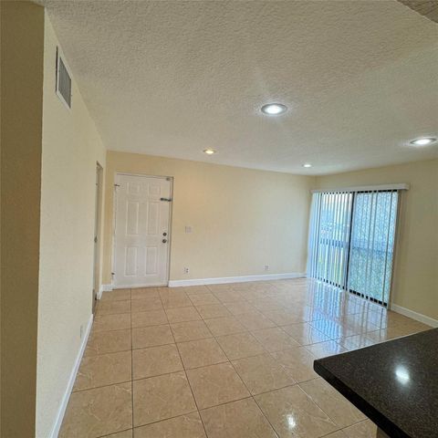 3035 NW 118th Drive NW 222D, Coral Springs, FL 33065