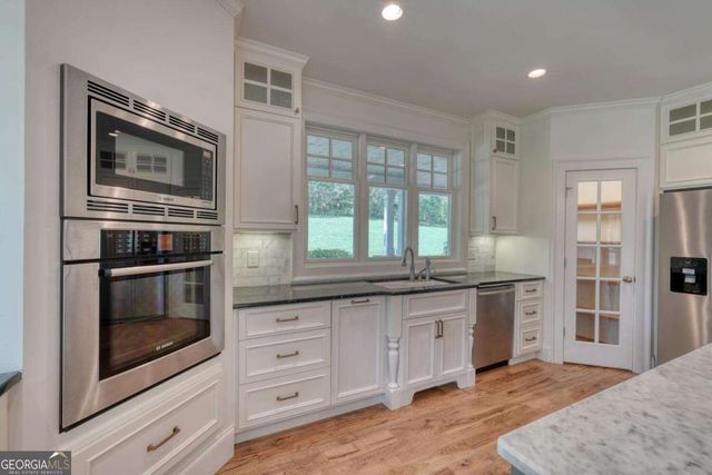 609 Cypress Pointe Lane, Hayesville, NC 28904