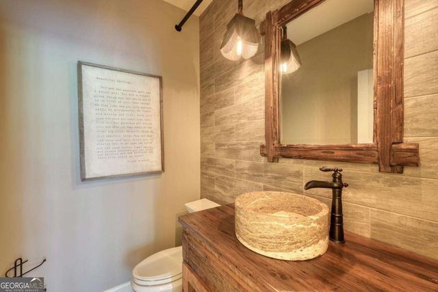 609 Cypress Pointe Lane, Hayesville, NC 28904