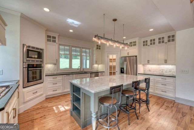 609 Cypress Pointe Lane, Hayesville, NC 28904